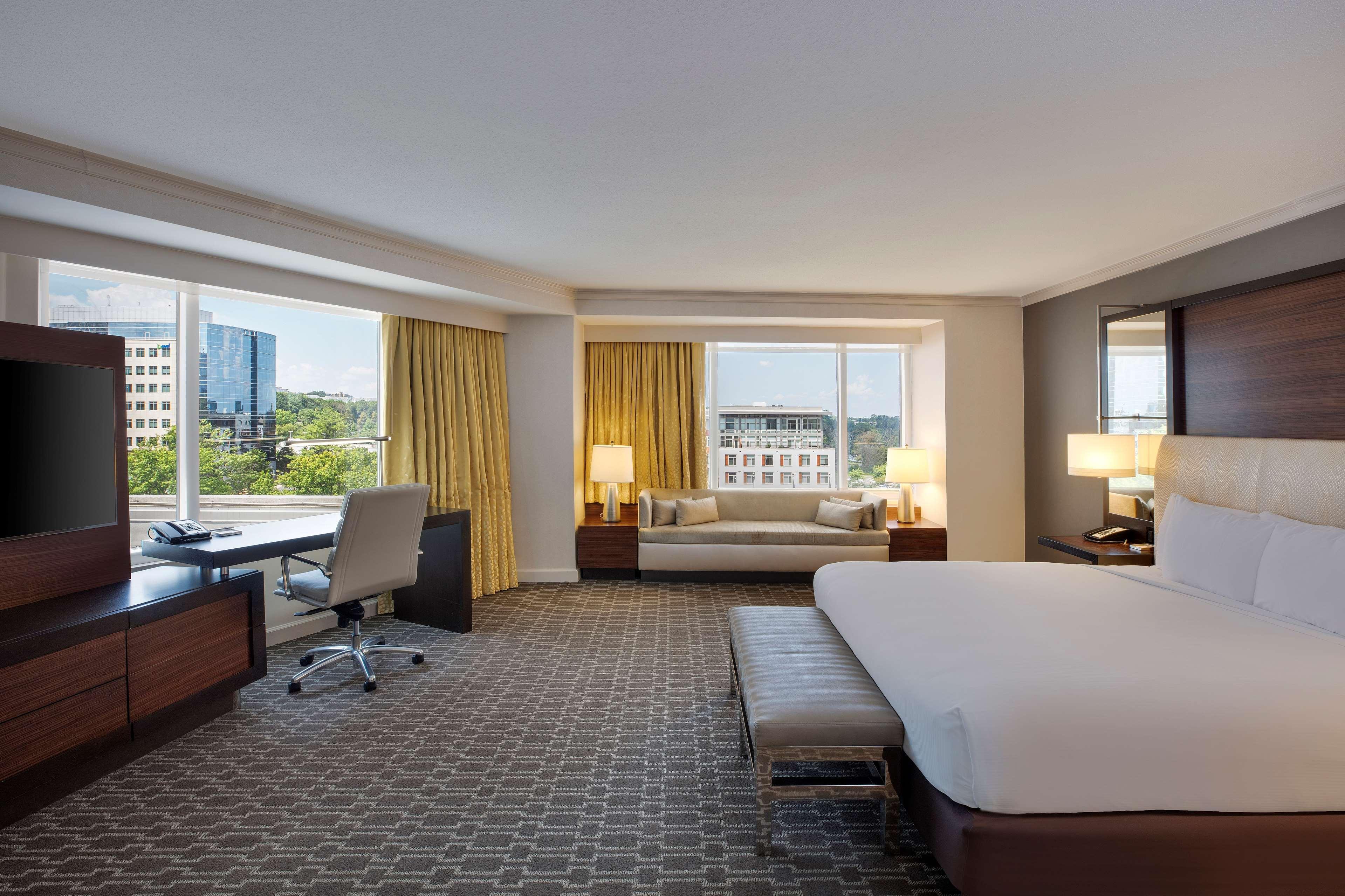 Hilton Mclean Tysons Corner Hotel Exterior foto